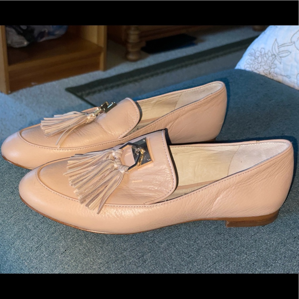Louise et Cie "Faru" Blush Leather Tassle Loafer. Womens 6